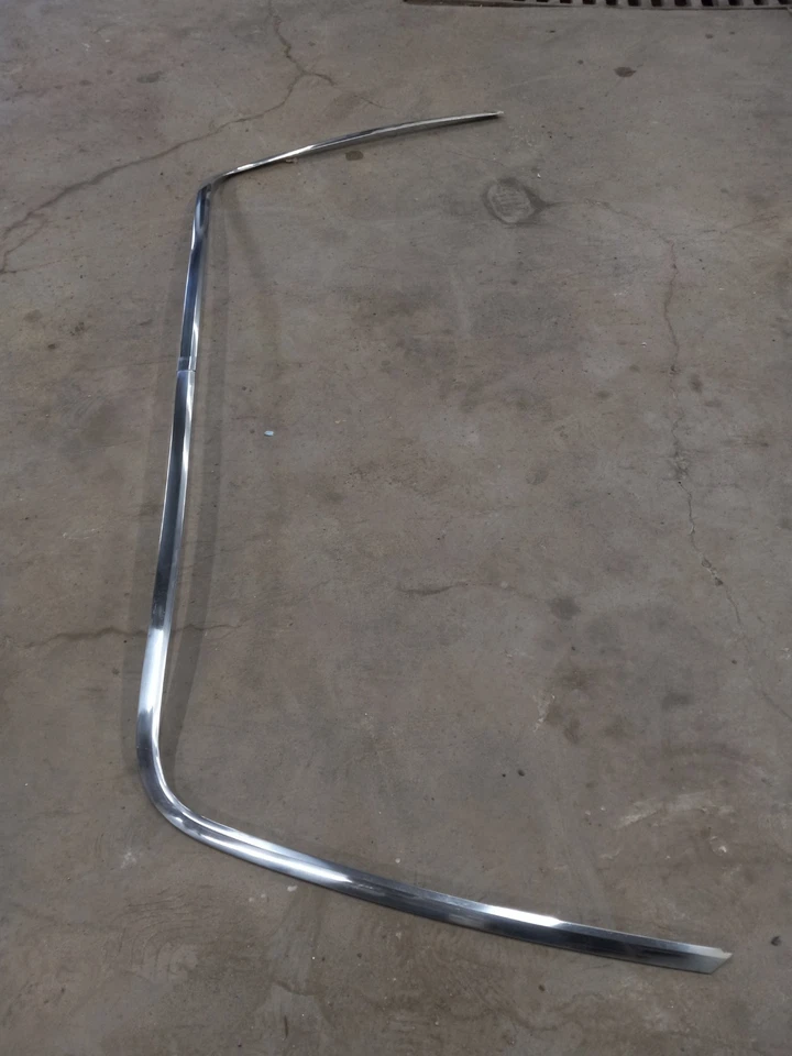 💥 1975-1980 AMC PACER Juego de molduras para molduras de parabrisas superior OEM BONITO cromado Foto 2 de 4