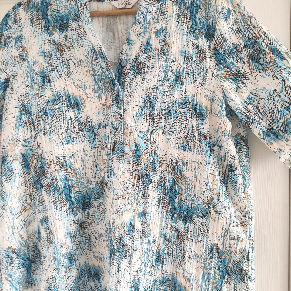 Women's Crinkle Stretch Blue Pattern Shirt, Polyester/Elastane by Classic UK 14 - Image 2 of 4