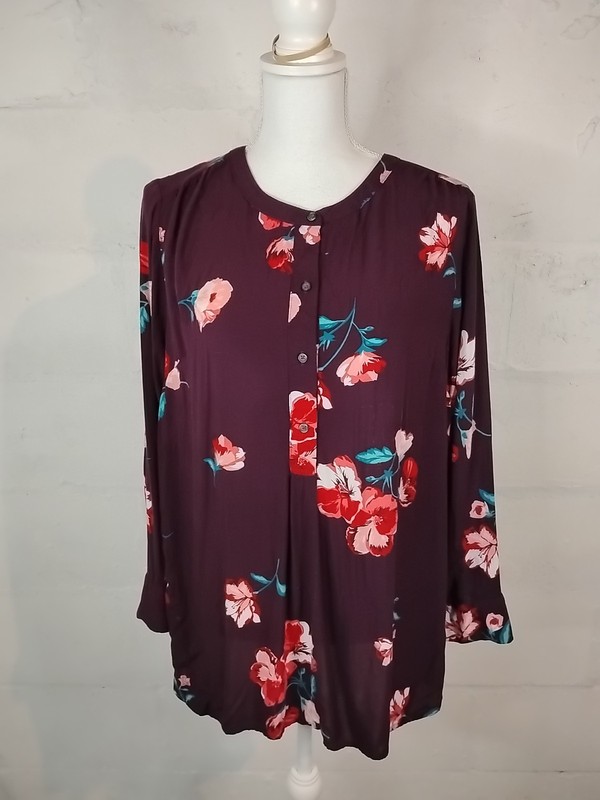 OLD NAVY 100% Viscose Burgundy & Red Roses Top Blouse Buttoned Sz 1x