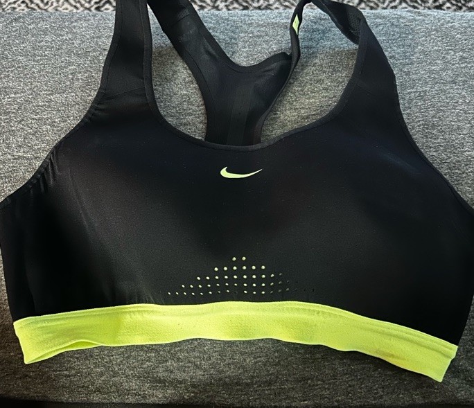 Nike Wireless Racerback Sports Bra Size Medium