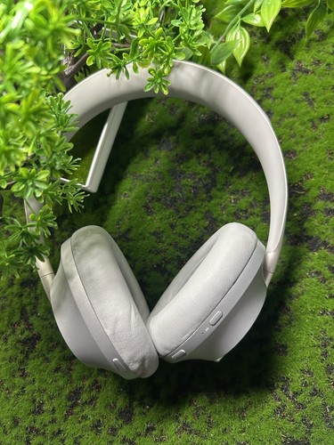 BOSE NC700 HEADPHONES W/CASE (P13010929)