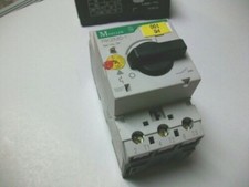 MOELLER PKZMO-1 CIRCUIT BREAKER MANUAL MOTOR PROTECTOR
