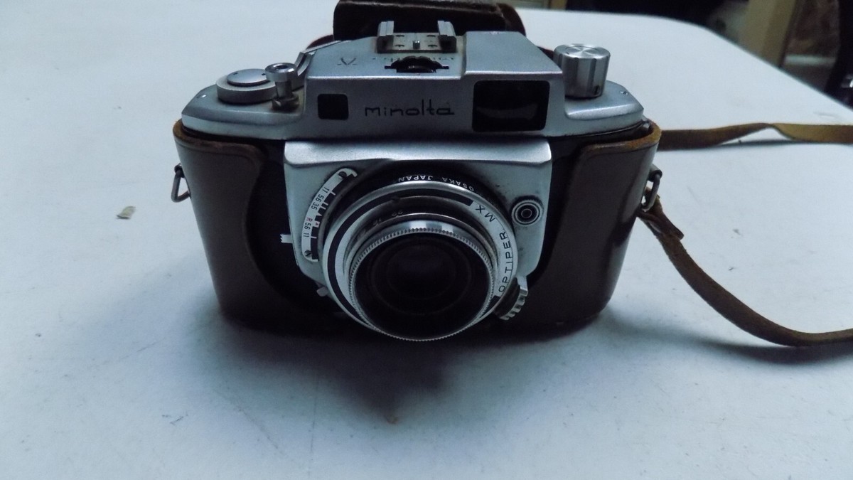 MINOLTAのカメラ Amazon.com : Minolta 1080p Car Camcorder with LCD Monitor