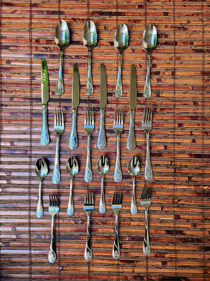 Towle Everyday ANCHOR Stainless Nautical Rope Design Flatware Set 20 Pieces