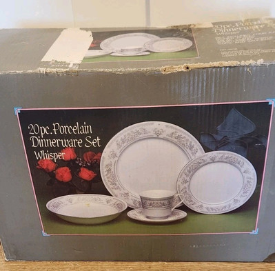 20pc Vtg Sheffield BLUE WHISPER Porcelain Dinnerware Service/4