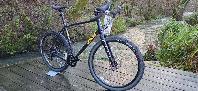 2025 Genesis Fugio 30 Gravel Bike size XL rrp £1999.99