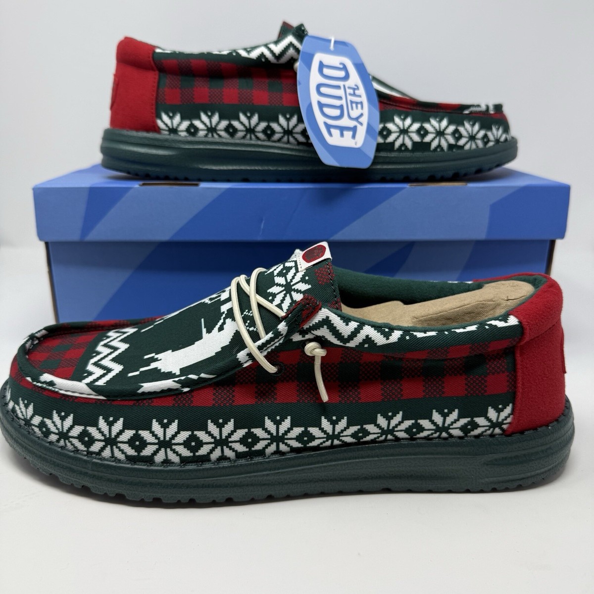 Hey Dude Wally Mens 10 Green Holiday Cheers Christmas Slip  display picture 2