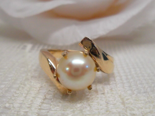 14k Gold Pearl Ring 8mm 6.4 grams Size: 5 3/4 * Gorgeous !
