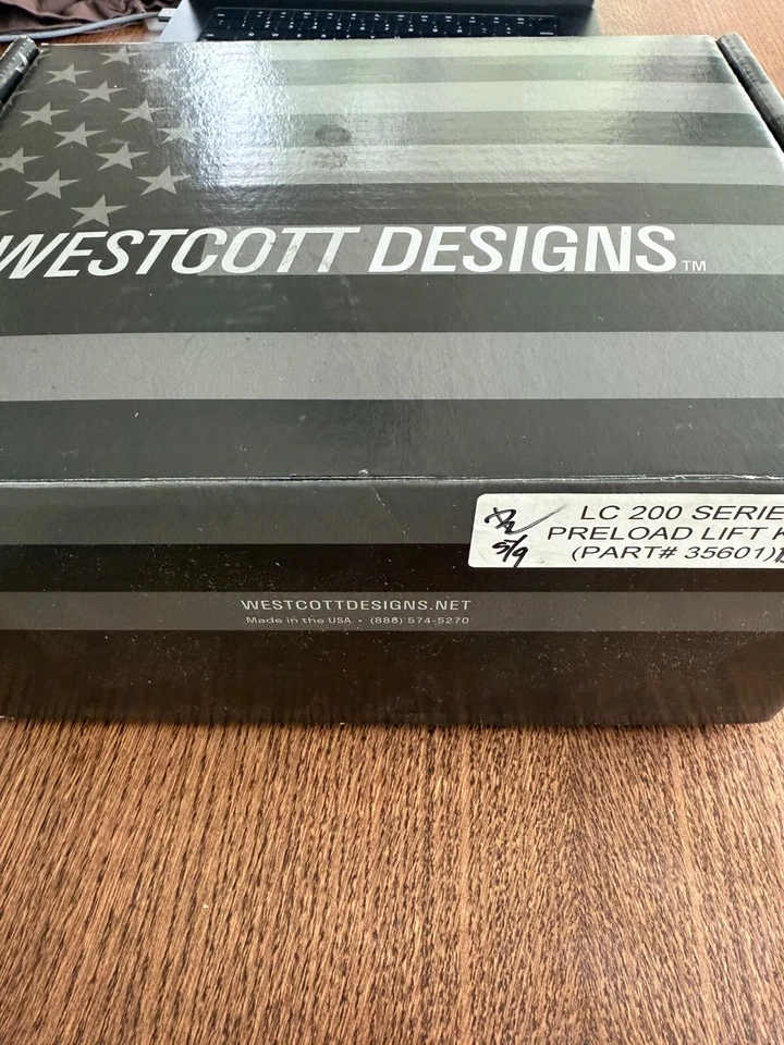 Kit de elevación de cuello de precarga Westcott Designs Land Cruiser (serie 200) solo delantero  Foto 3 de 4