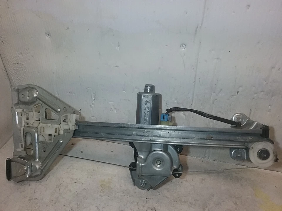 Cadillac CTS 2003-2007 regulador ventana trasera izquierda con motor 101 264-100 (M61) Foto 4 de 4