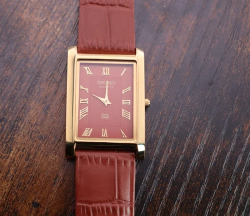 vintage Seiko Slim Tank Quartz Men Red Dial Light Brown leather Dress Watch