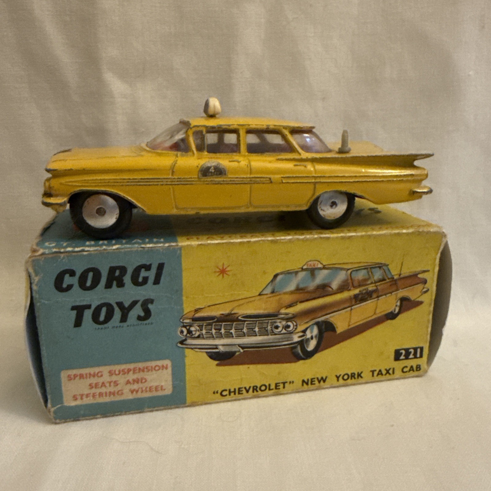 Corgi 221, Chevrolet Yellow Cab - Free Price Guide & Review