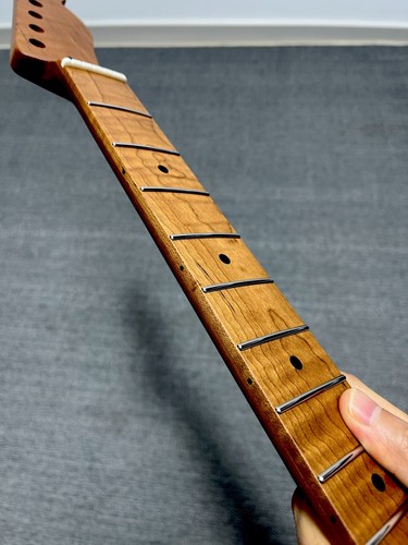 Edelstahl 22 Bünde Satin Zum Selbermachen Braten Flamme Ahorn E-Gitarrenhals 25,5 Zoll - Bild 3 von 7