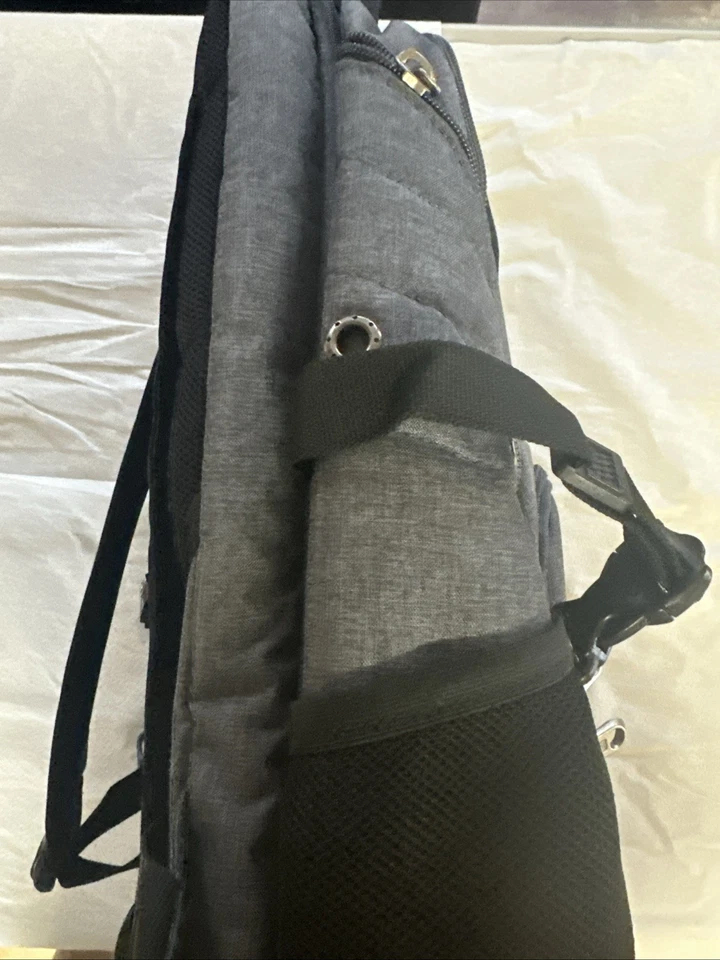 SwissGear 5977 ScanSmart Laptop Backpack, Grey, 17-Inch - Image 4 of 4