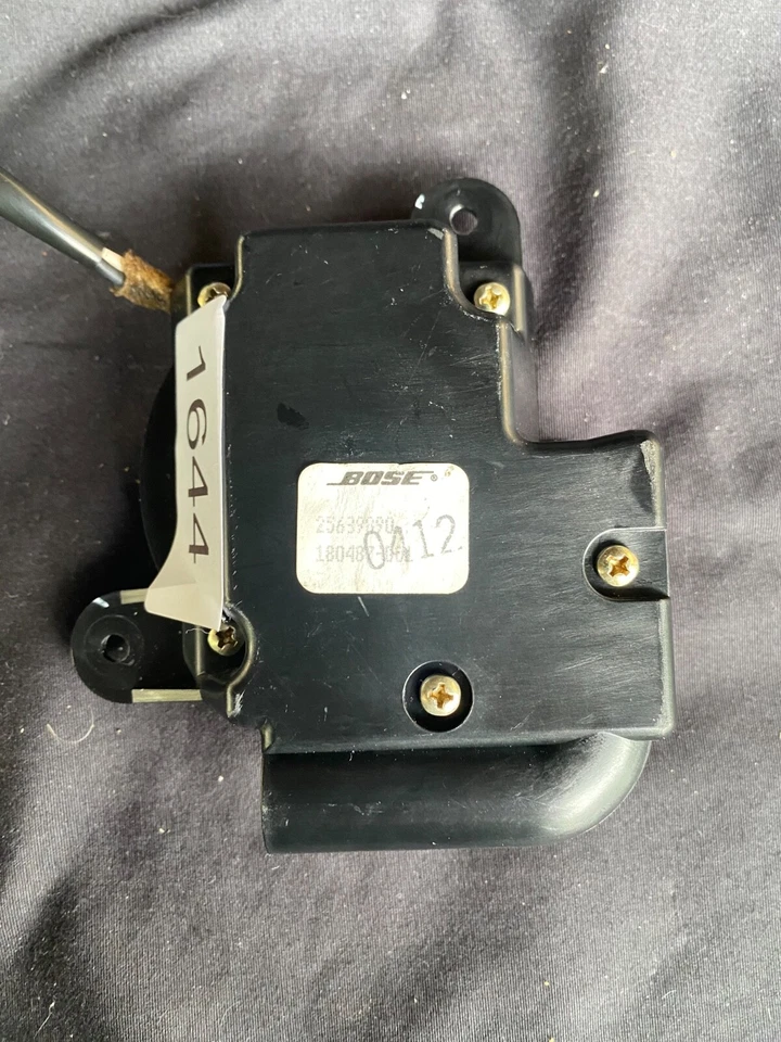 1999 2000 2001 2002 03 2004 Cadillac Sevilla tablero delantero derecho altavoz tweeter Foto 3 de 4