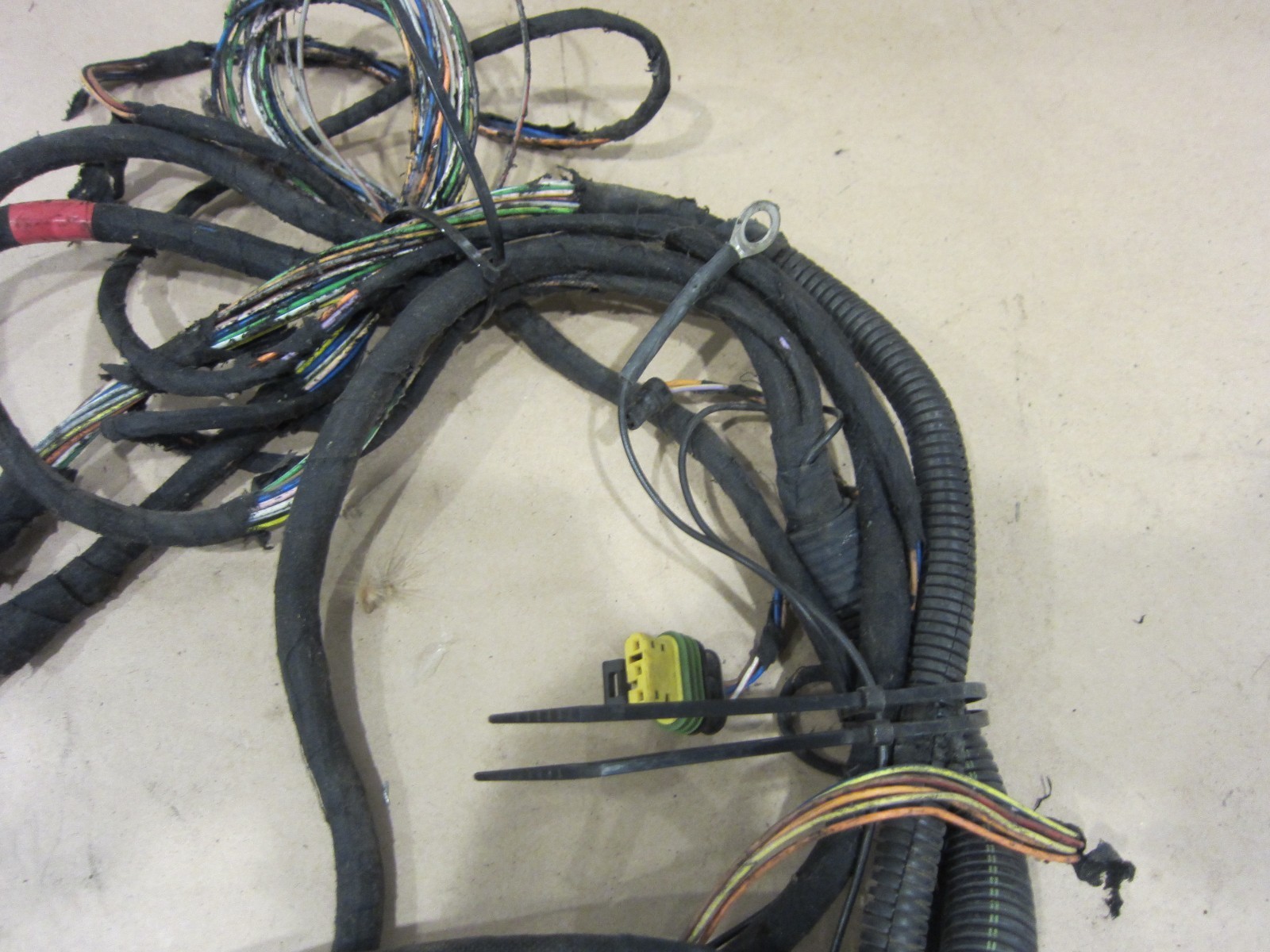 Maserati 4200 Coupe.LH Longitudinal Cables Part# 184396