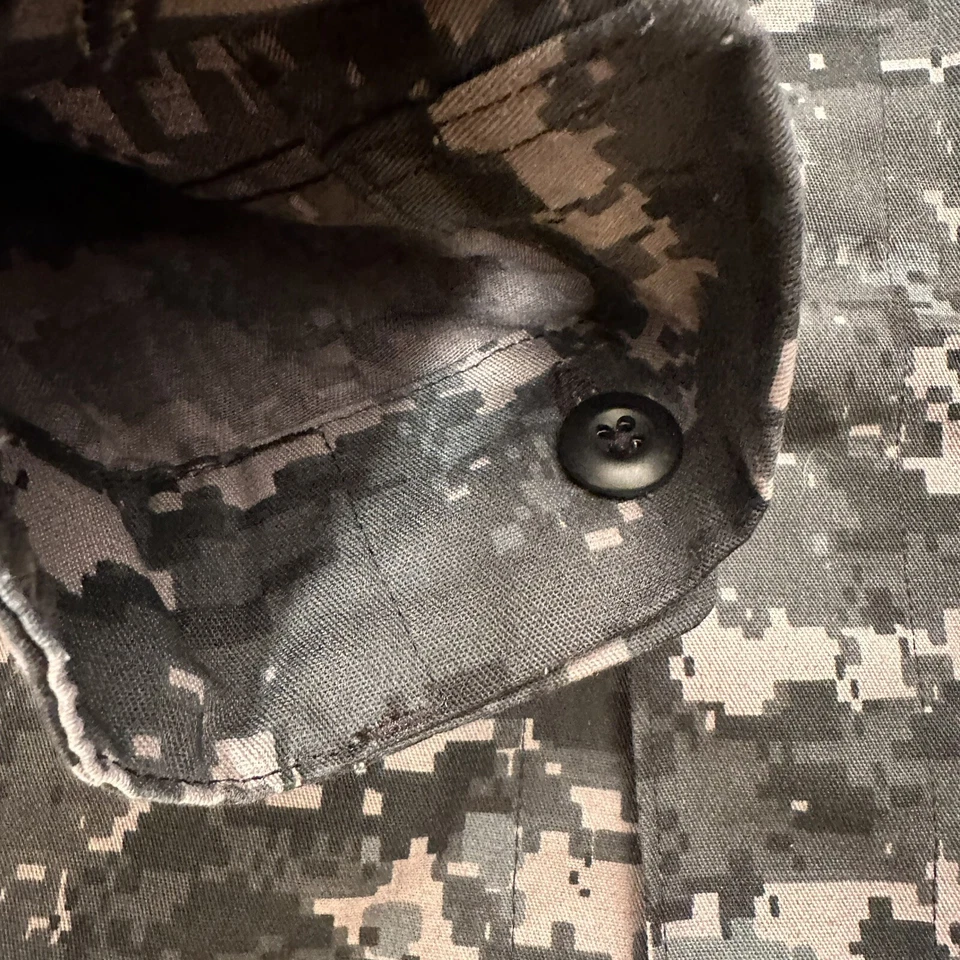 Chaqueta de combate táctica pequeña Tru-Spec para hombre en camuflaje digital bolsillos funcionales Foto 4 de 4