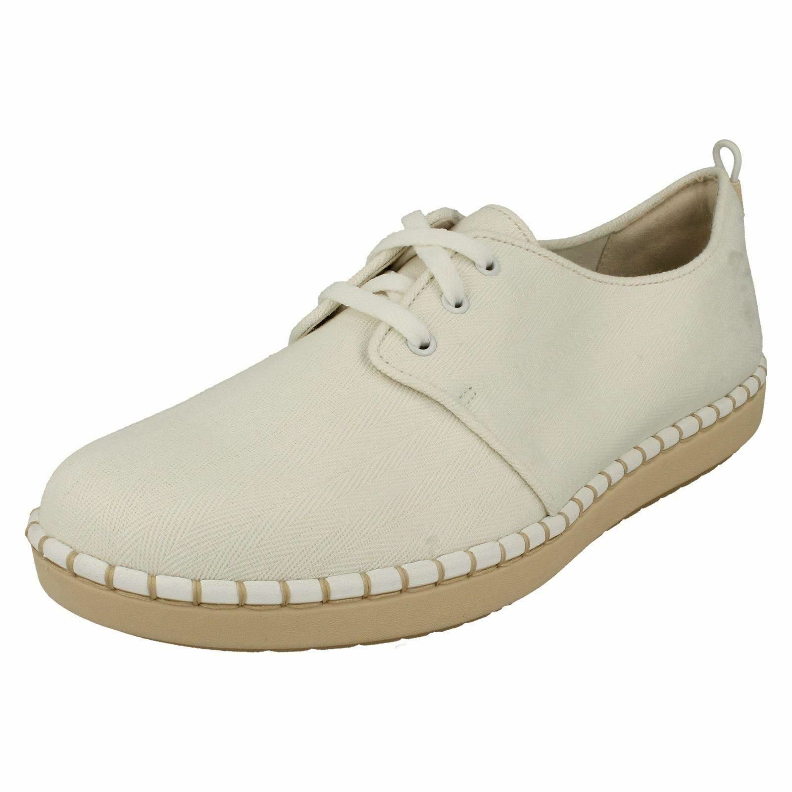 clarks cloudsteppers lace up