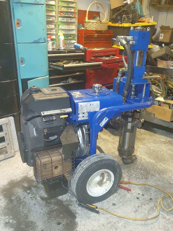 GRACO GH733 Airless Sprayer with Dura-Flo 2400  pump, untested see description