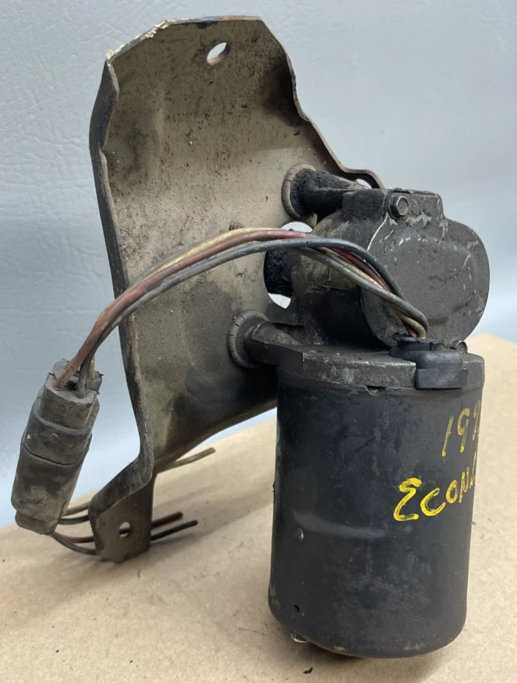 1970–1972 Ford Econoline E-100 Van 2-Speed Windshield Wiper Motor w/ Bracket OEM - Imagem 3 de 4
