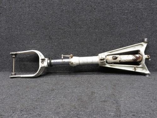 5842000-214 Cessna 402B Nose Gear Strut Assembly with Trunnion & Fork Piston