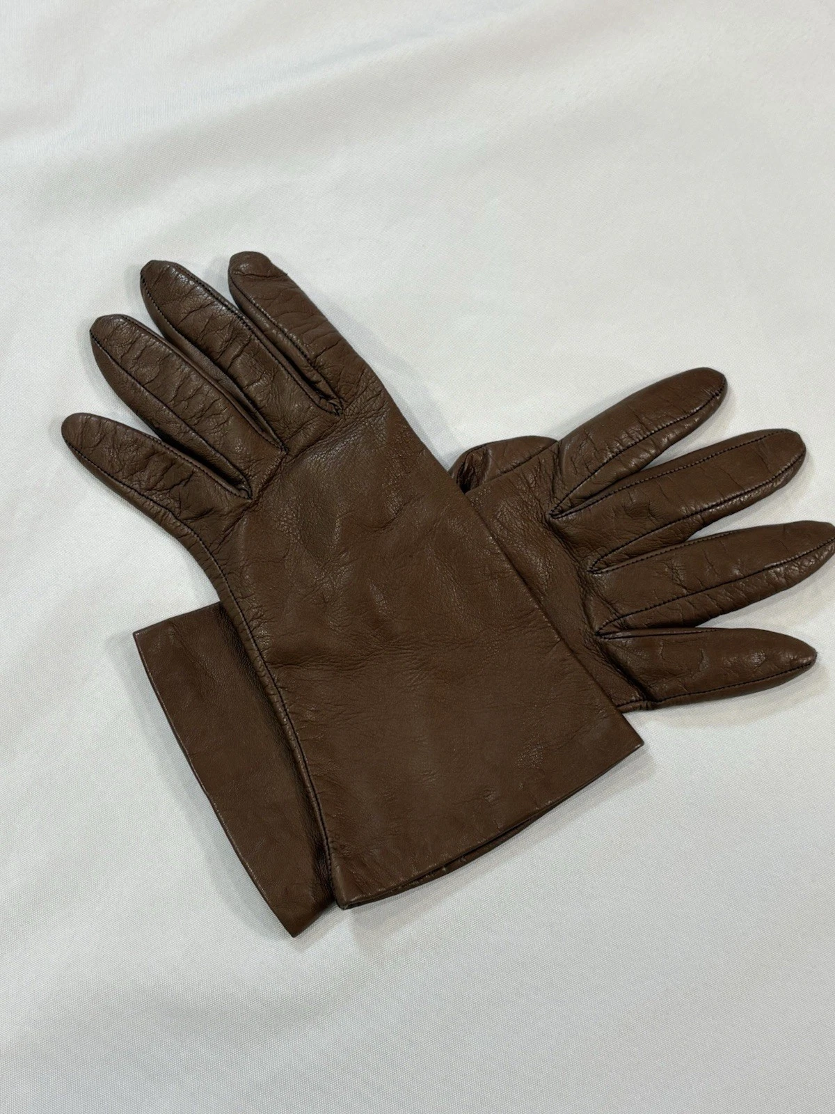 Neiman Marcus Women's Brown Soft Leather Silk Lined Gloves Size 7
