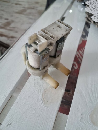 WASCHMASCHINE Bosch WLM40 Einlassventil Ventil MAGNETVENTIL 9000047098 Maxx 6