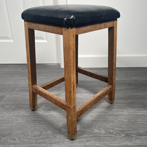 Vtg Wooden Stools Bar Mid Century Pub Kitchen Industrial Machinist School Lab 2x - Picture 5 of 24