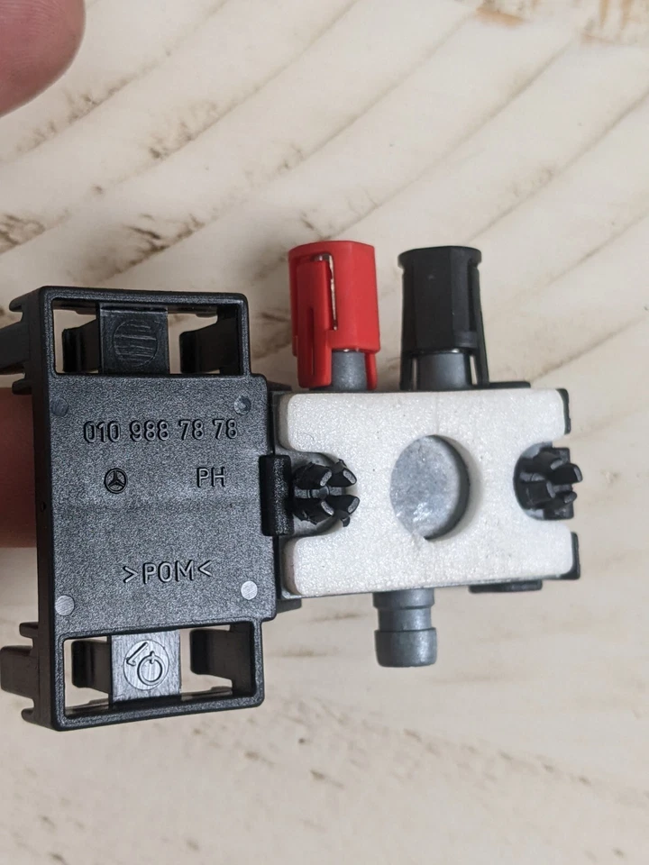 00 - 06 MERCEDES BENZ CL CLASS W215 RADIO AUDIO ANTENNA UNIT OEM 0109887878 - Image 2 of 3