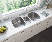 Triple 3 Bowl Kitchen Sink Commercial Grade 16 Gauge Stainless Steel Undermount