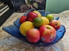 VTG French blue glass leaf shaped fruit bowl or serving dish, great condition 