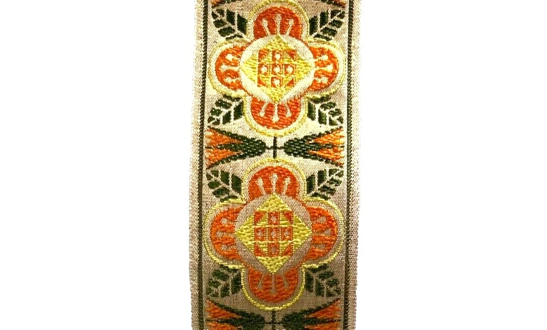 Flor de Seda Bordada com Aviamentos para Costura