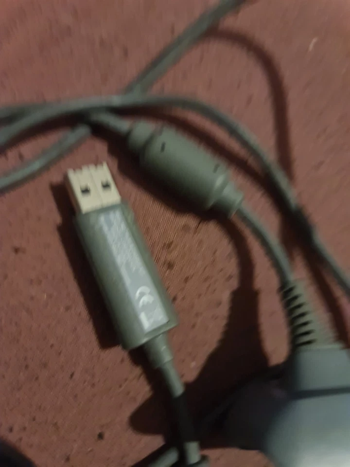 Offical Microsoft Xbox 360 Wireless Charger 1.5m Grey - Image 2 of 3