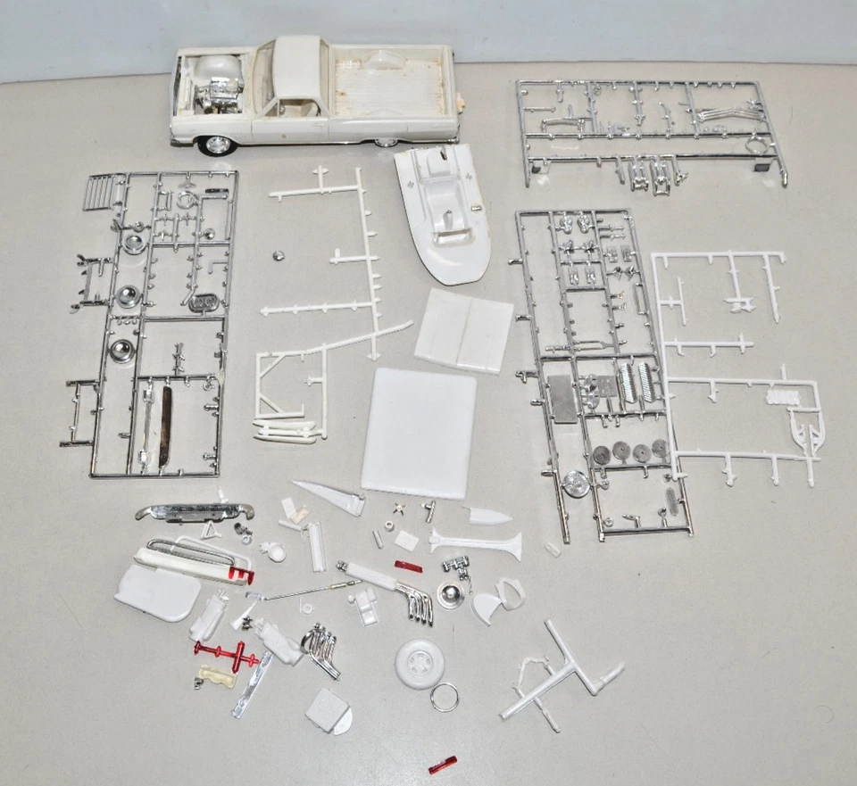 Vintage AMT 1964 CHEVELLE EL CAMINO 3 en 1 Modelo Kit Chatarra Piezas Lote Foto 2 de 4