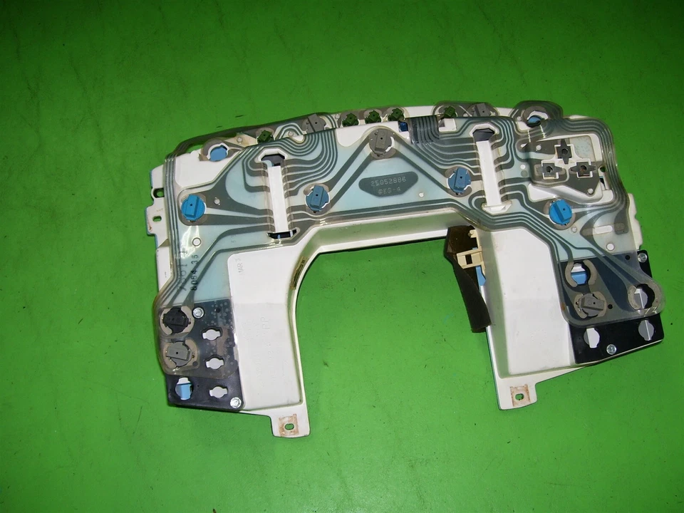 Oldsmobile Cutlass Calais 1988 velocímetro cuadro de instrumentos medidores 127 k Foto 2 de 2