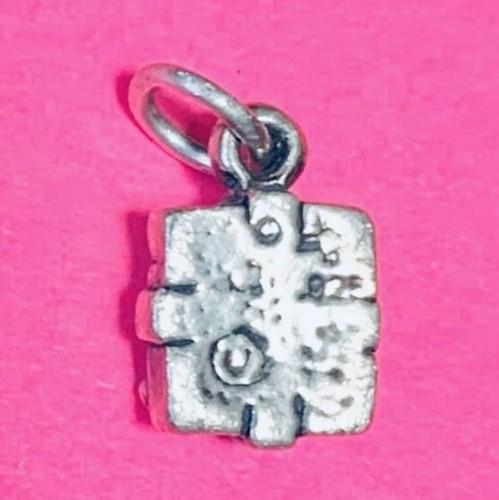 Brand New Sterling Silver 925 Holiday Christmas Birthday Mini Present Gift Charm - Picture 4 of 4