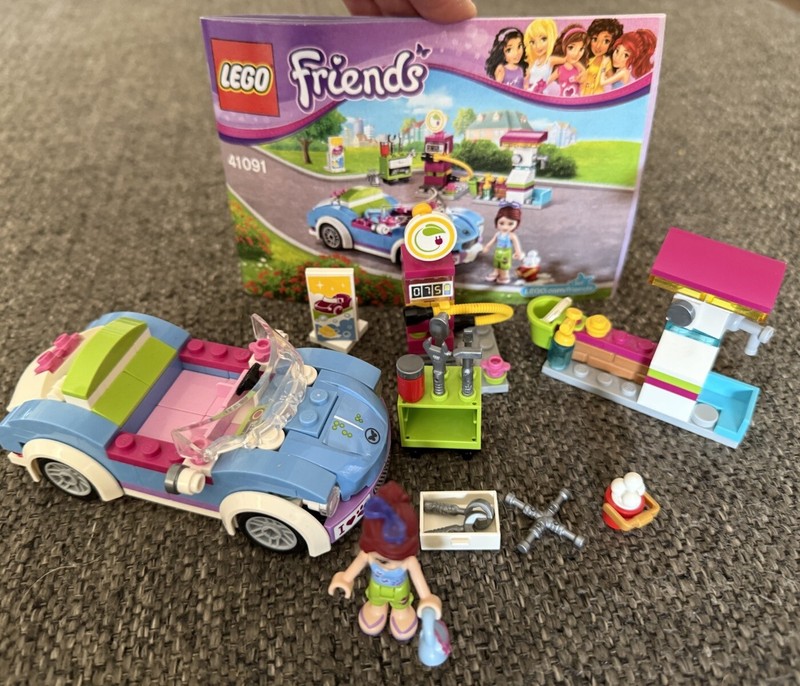 LEGO FRIENDS: Mia's Roadster (41091) With Manual, No Box