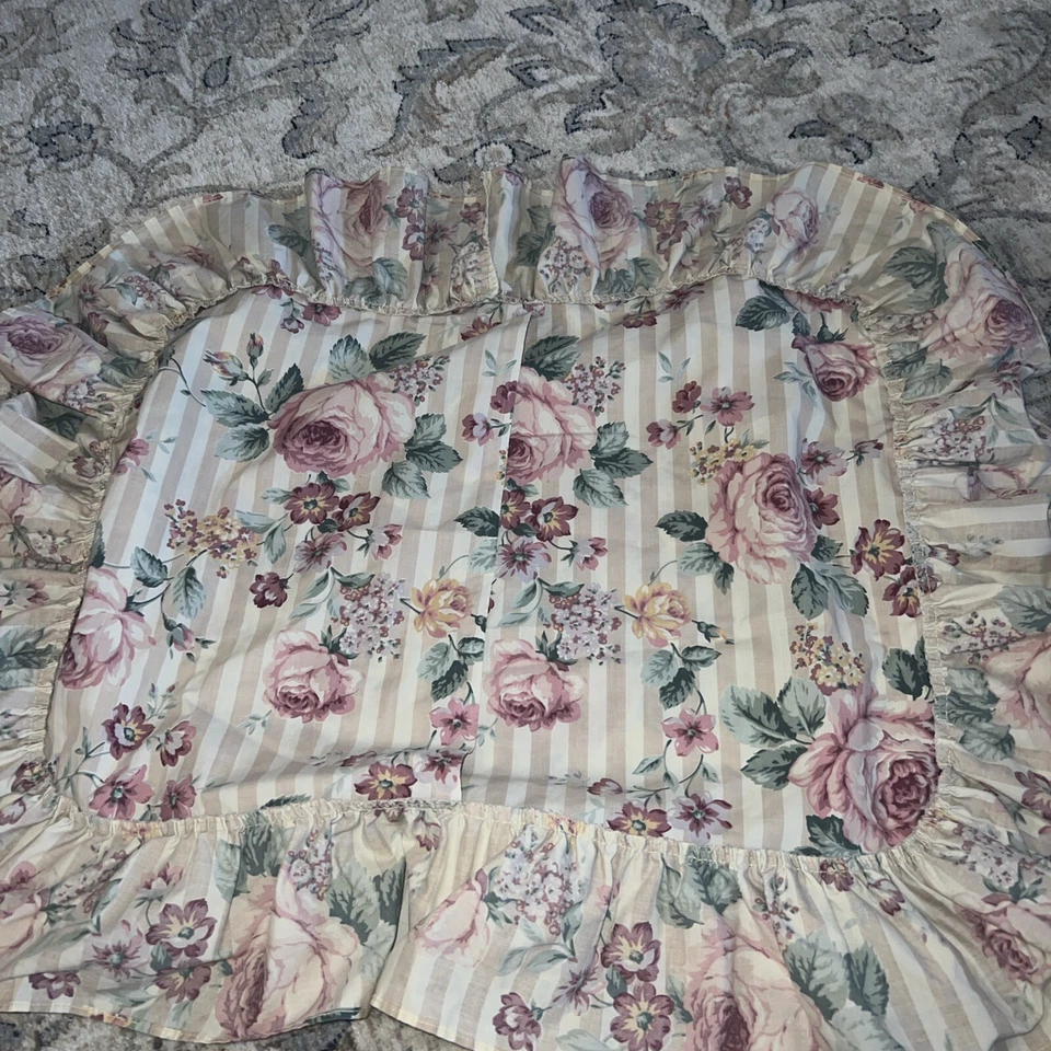 De colección JCPenney Thomaston New Era LATICE Bronceado Floral Almohada Falso Volantes Soporte- Foto 4 de 4