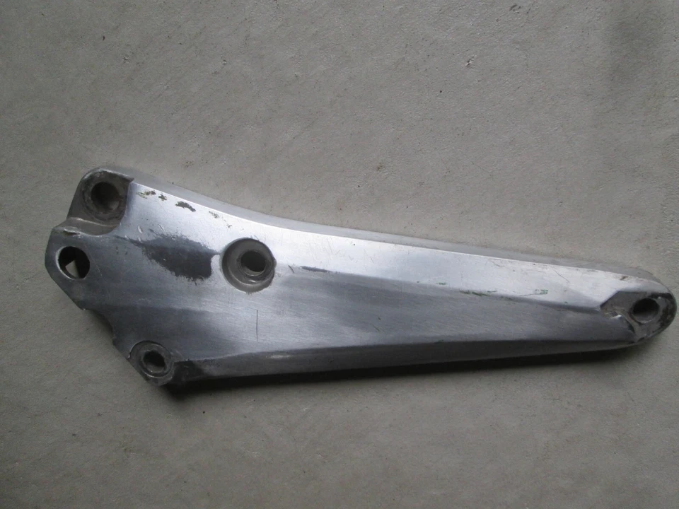 SOPORTE SILENCIADOR IZQUIERDO SUZUKI OEM GS400 / GS450 VARIOS AÑOS 43821-44110 Foto 4 de 4