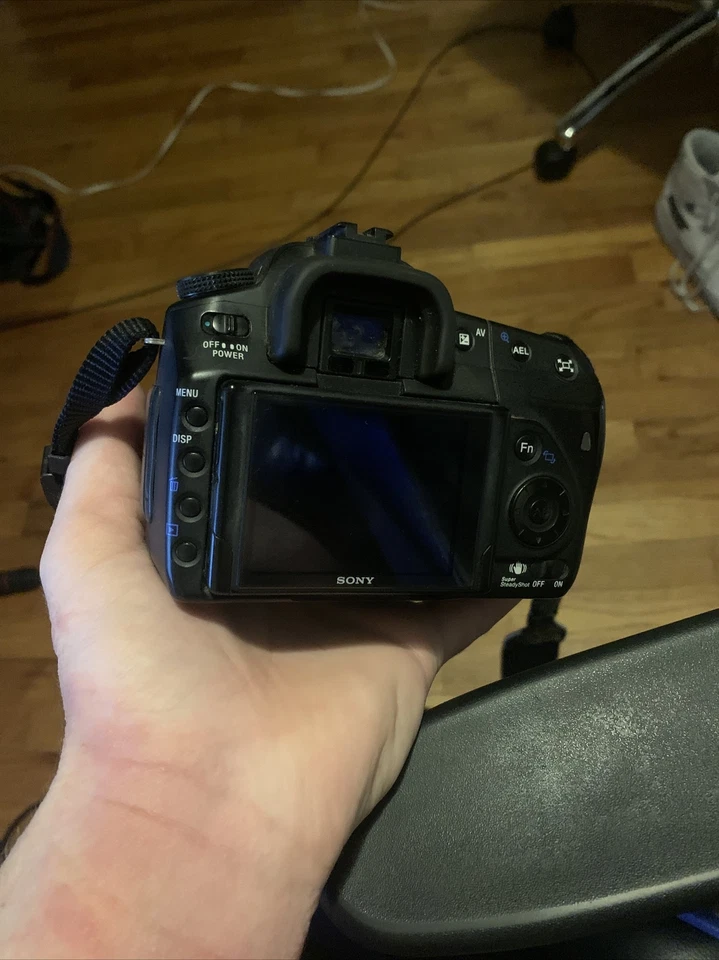 Cámara Sony DSLR-300, luz flash para cámara lente C4.5-5.6/75-300 con batería’s Foto 4 de 4