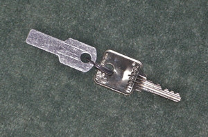 Medeco Commercial Coin-Op Laundry Maytag Coin Box Key 7F 72924 ~ New Old Stock