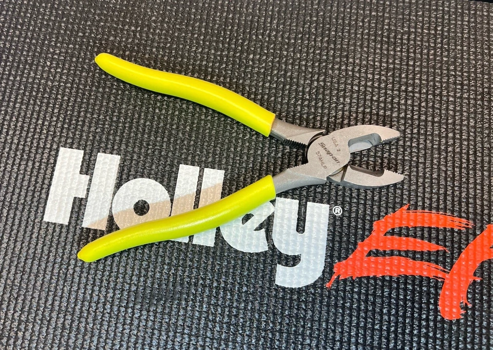 Snap-on Tools USA  7" HIGH VIS YELLOW Lineman's Pliers 57AHLP - Image 2 of 4