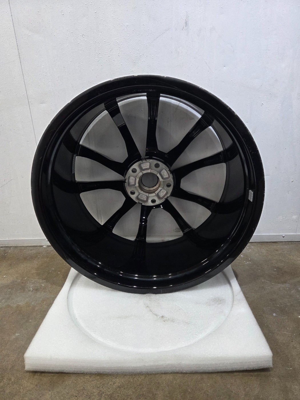 Lamborghini Urus Wheel Black