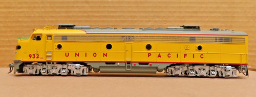 Locomotora Rapido Ho 28038, E-8A, Union Pacific 932 | Condition: Used