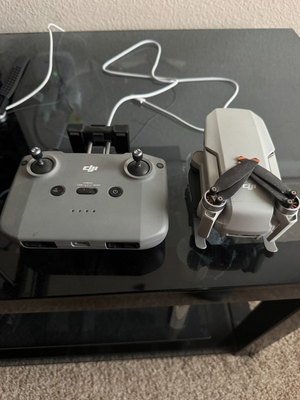 DJI Mini 2 SE Camera Drone (with RC-N1 Remote)
