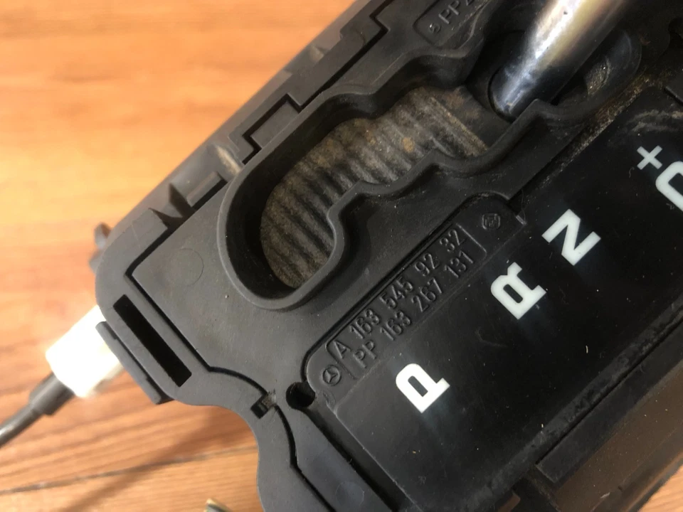 2003-2006 MERCEDES BENZ DODGE SPRINTER 2500 3500 OEM FLOOR GEAR SELECTOR SHIFTER - Image 4 of 4