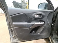 2019 Cherokee Lh Driver Side Front Door Interior Trim Panel Black Ulx9