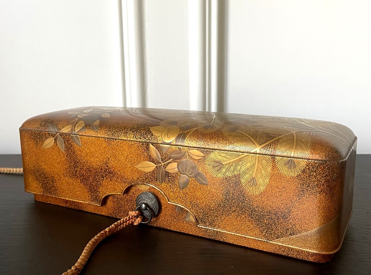 手箱 TEBAKO-BOX Gold lacquer tebako 手箱 (box for personal accessories