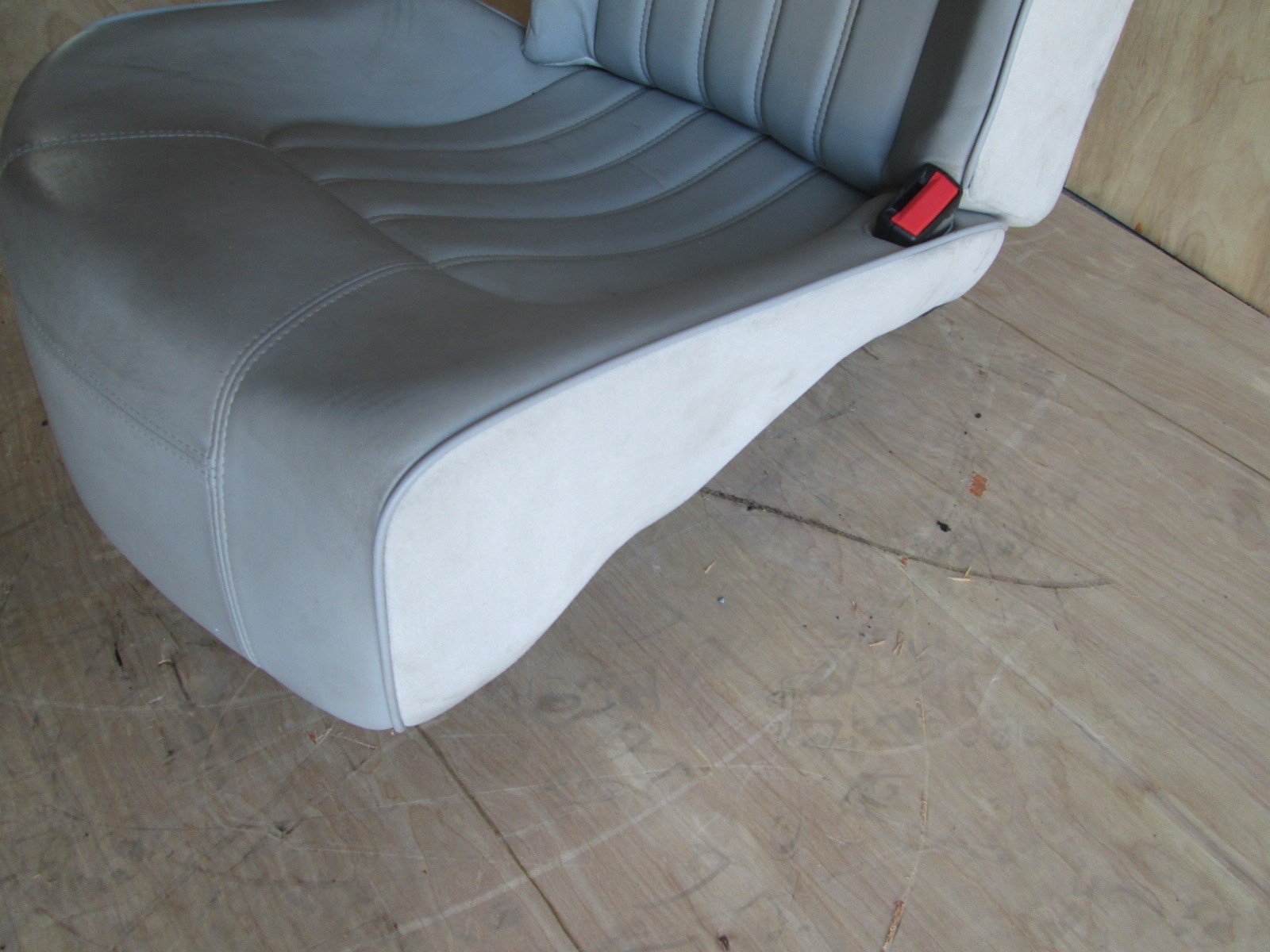 Maserati Quattroporte - RH / Rear Seat w/ Rails / Guides  - Power Grey