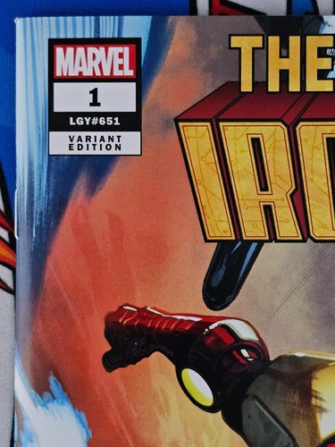 Invincible Iron Man #1 Marvel PRH 2022 1:25 Pepe Larraz Variant - Picture 2 of 12
